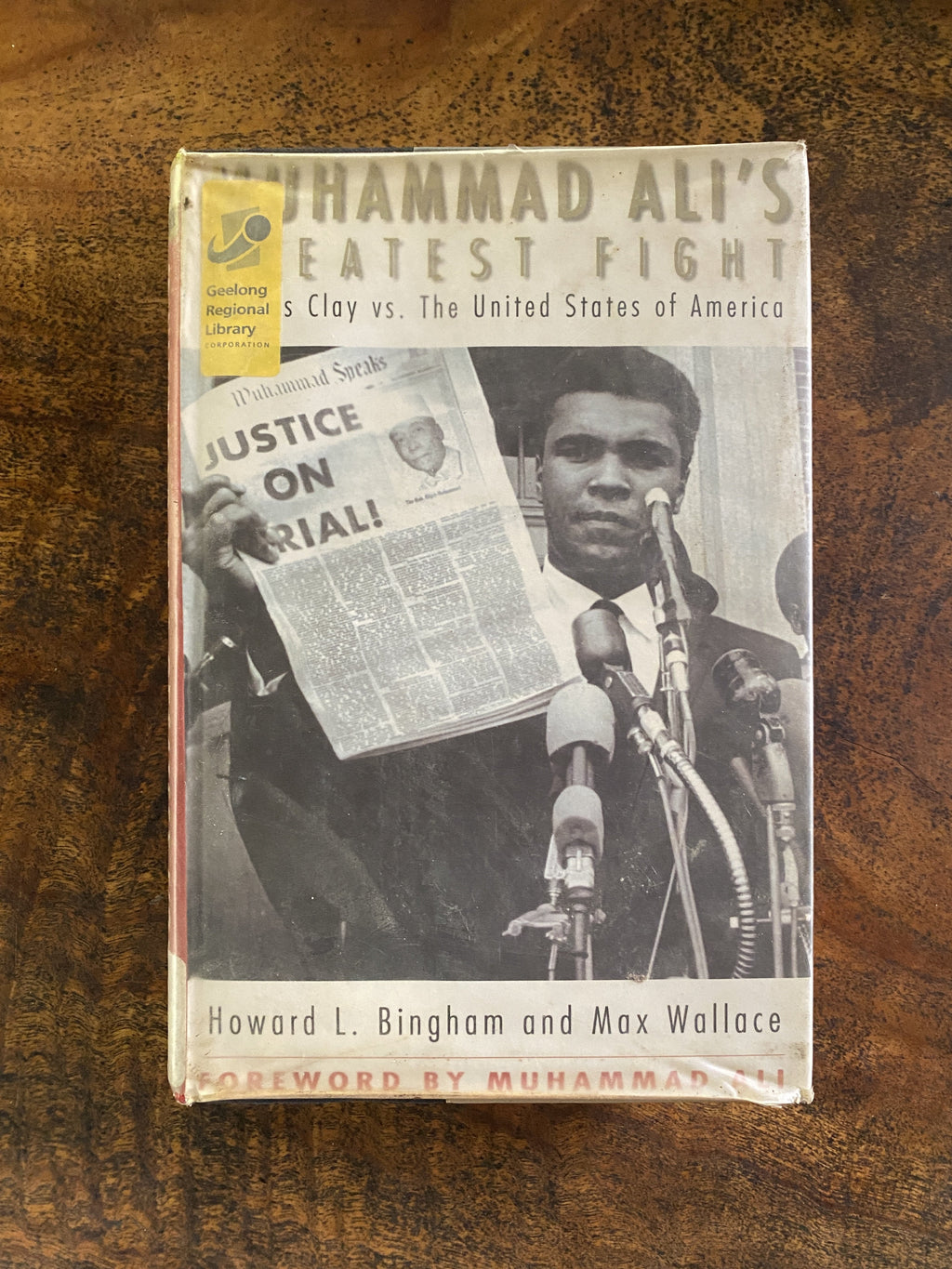 Muhammed Ali's Greatest Fight; Cassius Clay Vs. The United States of America. - Bingham, Howard L. & Wallace, Max