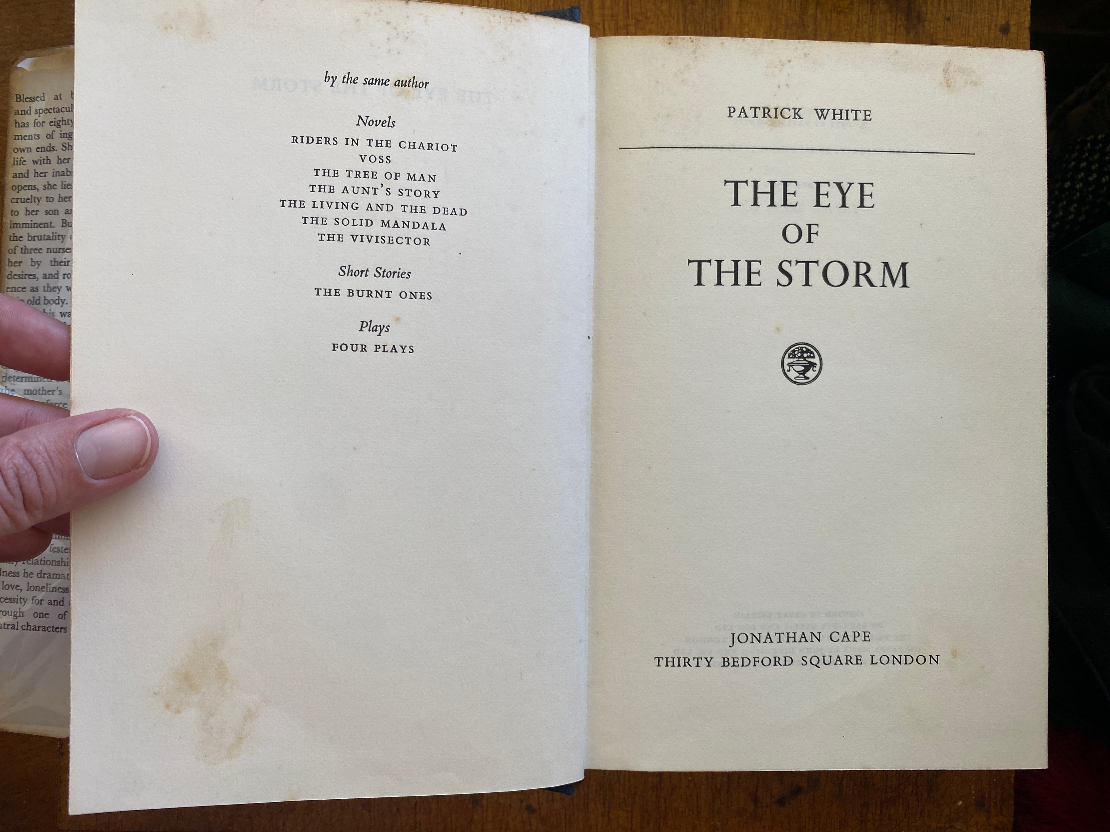 The Eye of the Storm — White, Patrick