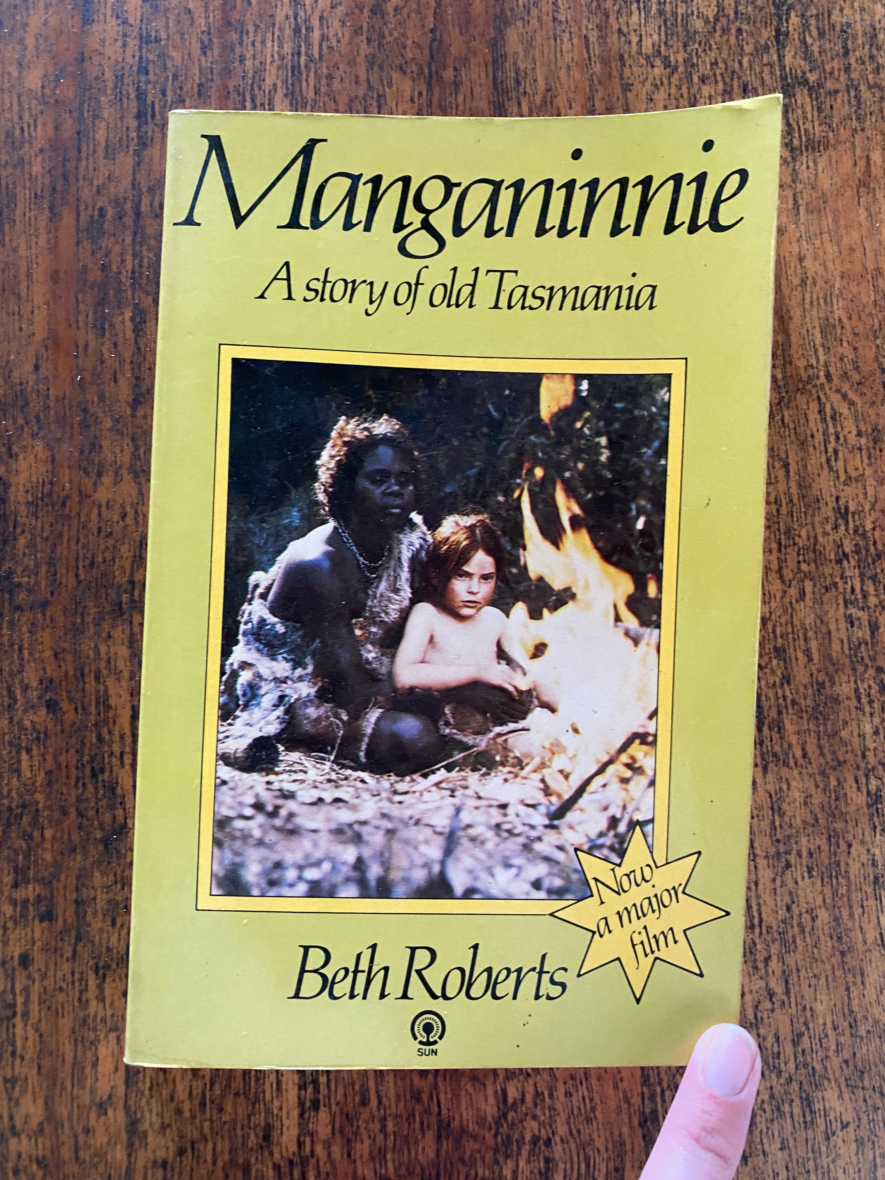 Manganinnie; A Story of Old Tasmania — Roberts, Beth