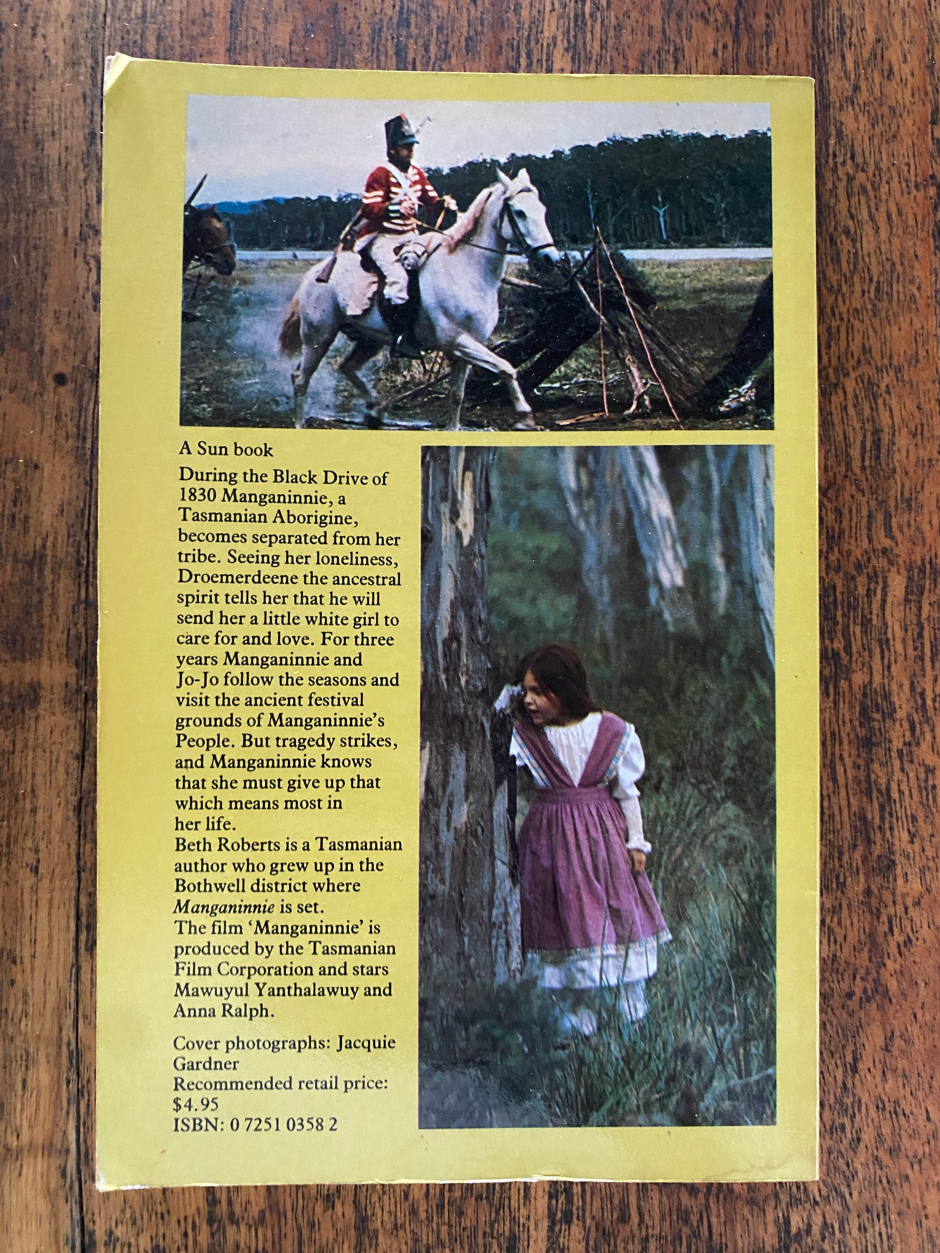 Manganinnie; A Story of Old Tasmania — Roberts, Beth
