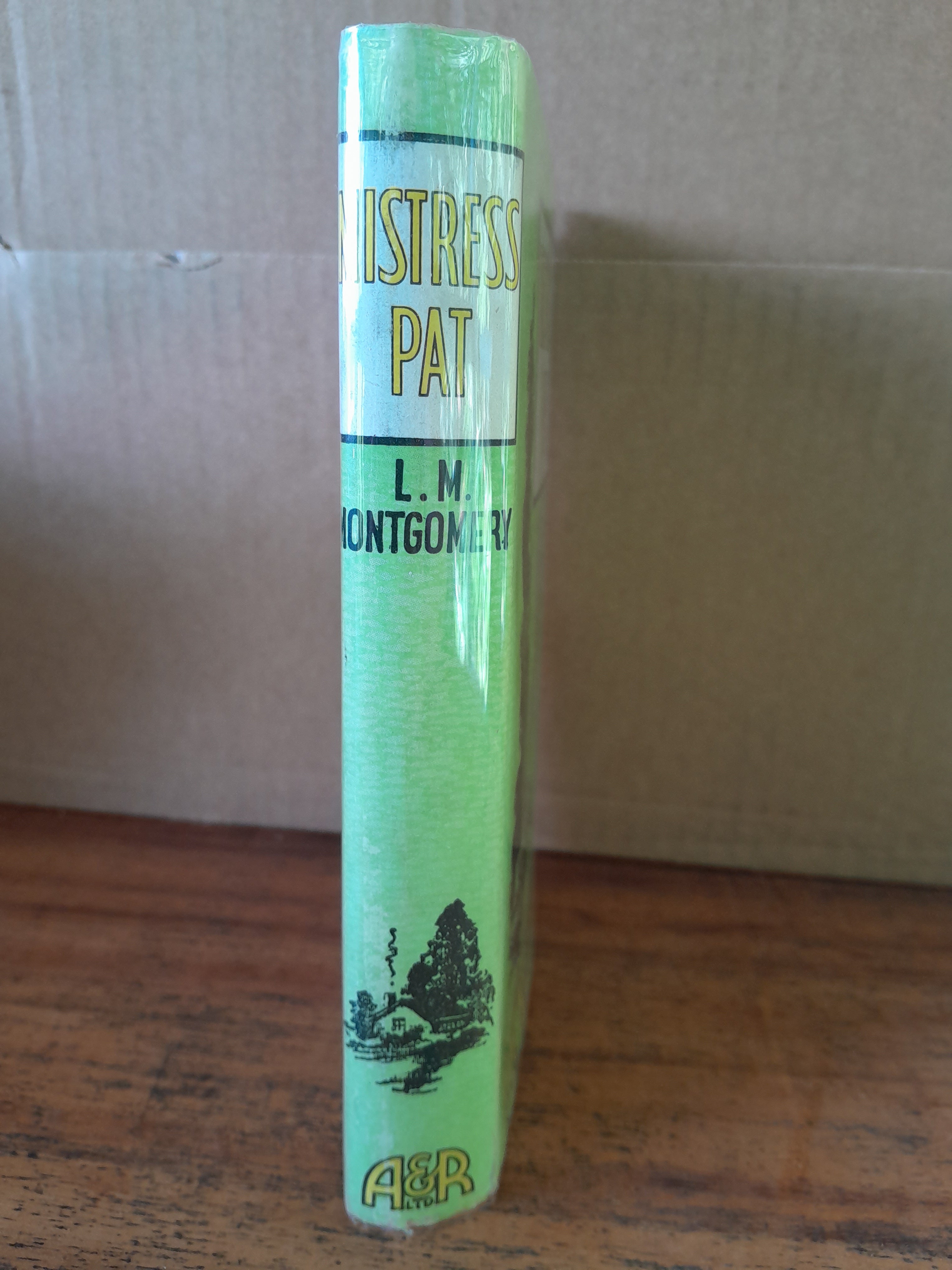 Mistress Pat - L. M. Montgomerey