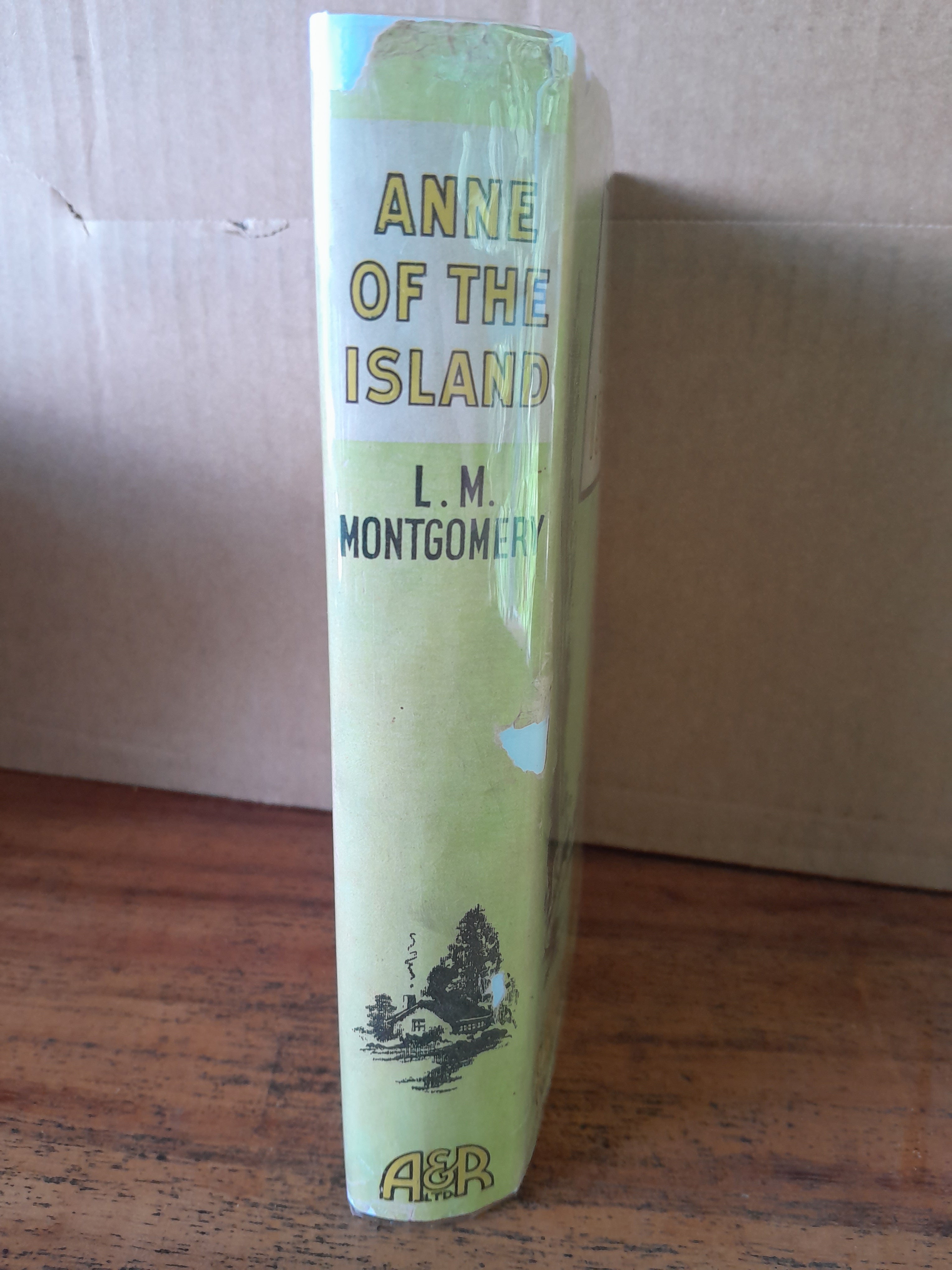 Anne of the Island - L. M. Montgomerey