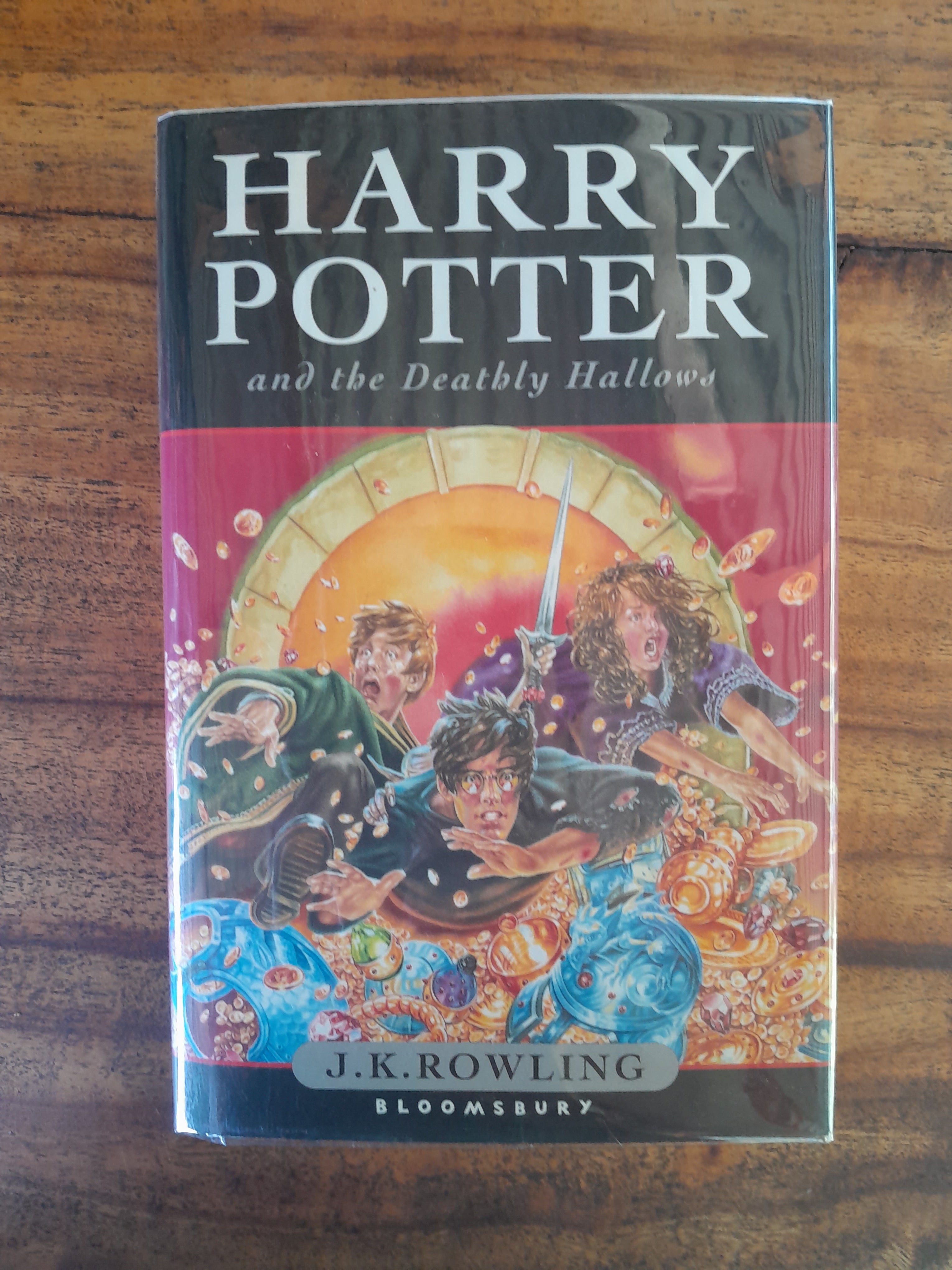 Harry Potter and The Deathly Hallows - J. K. Rowling