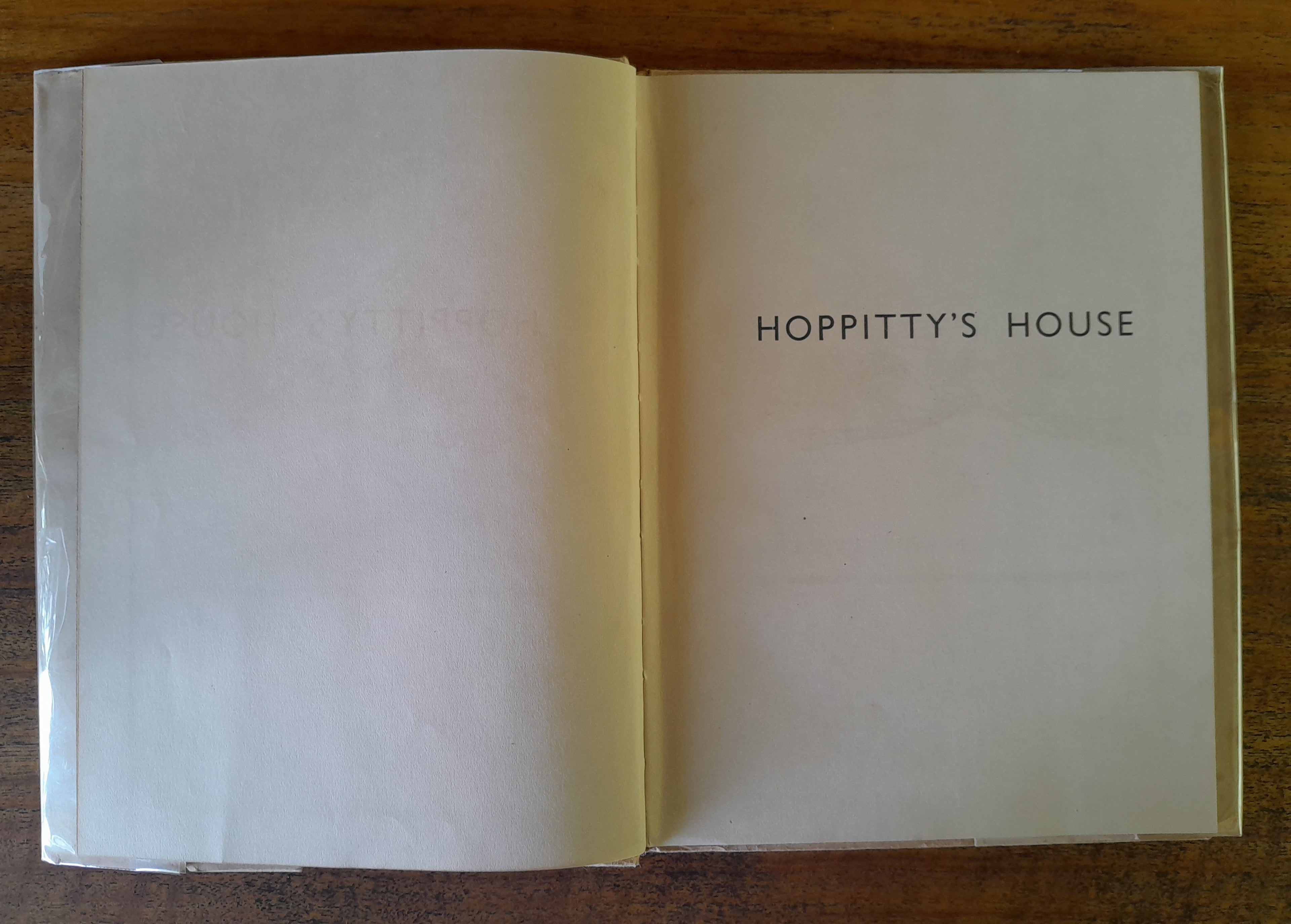 Hoppity's House - Harrowsmith, Gwen