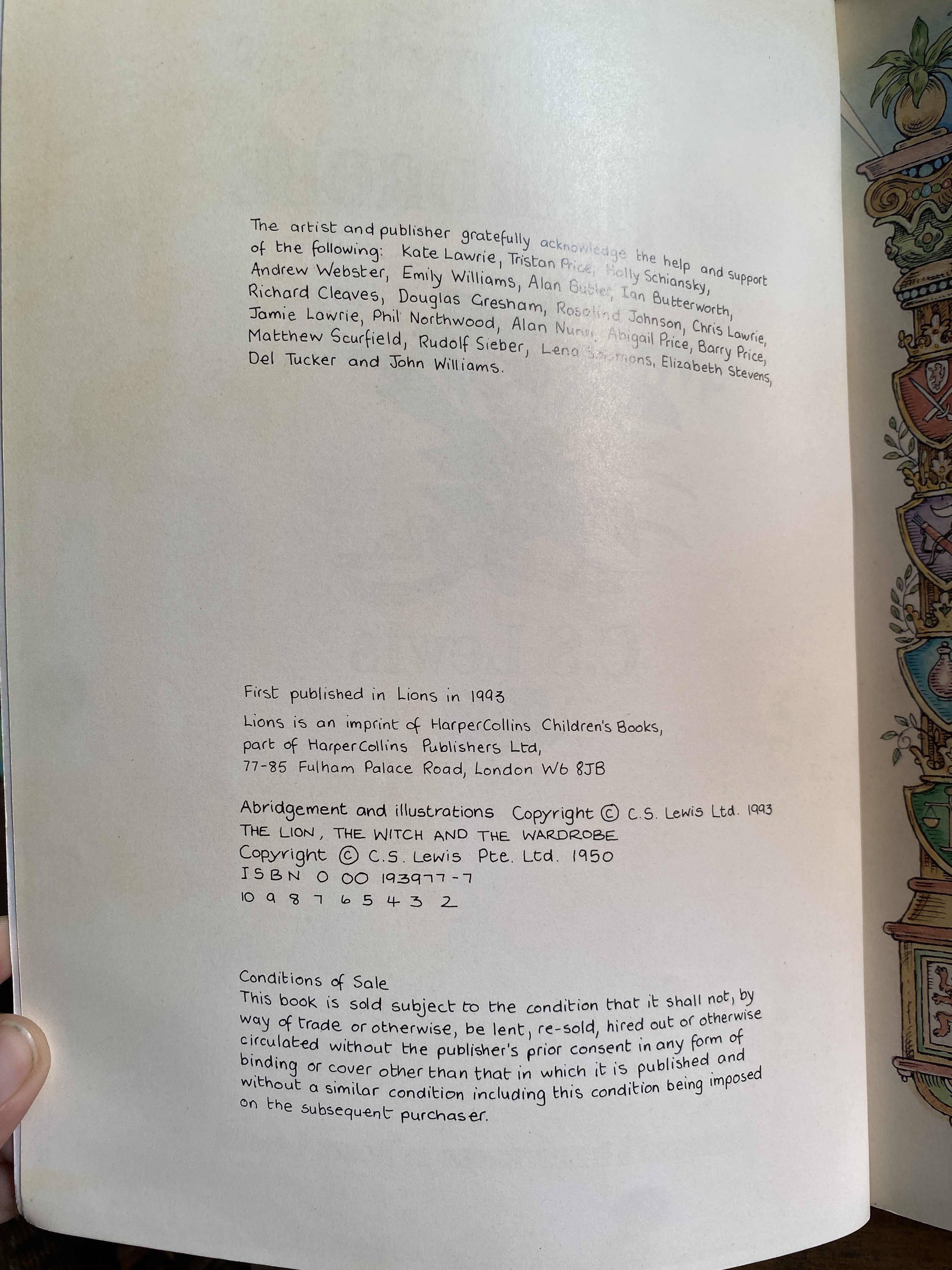 The Lion, the Witch and the Wardrobe - Lewis, C. S, abridged and illustrated by Lawrie, Robin