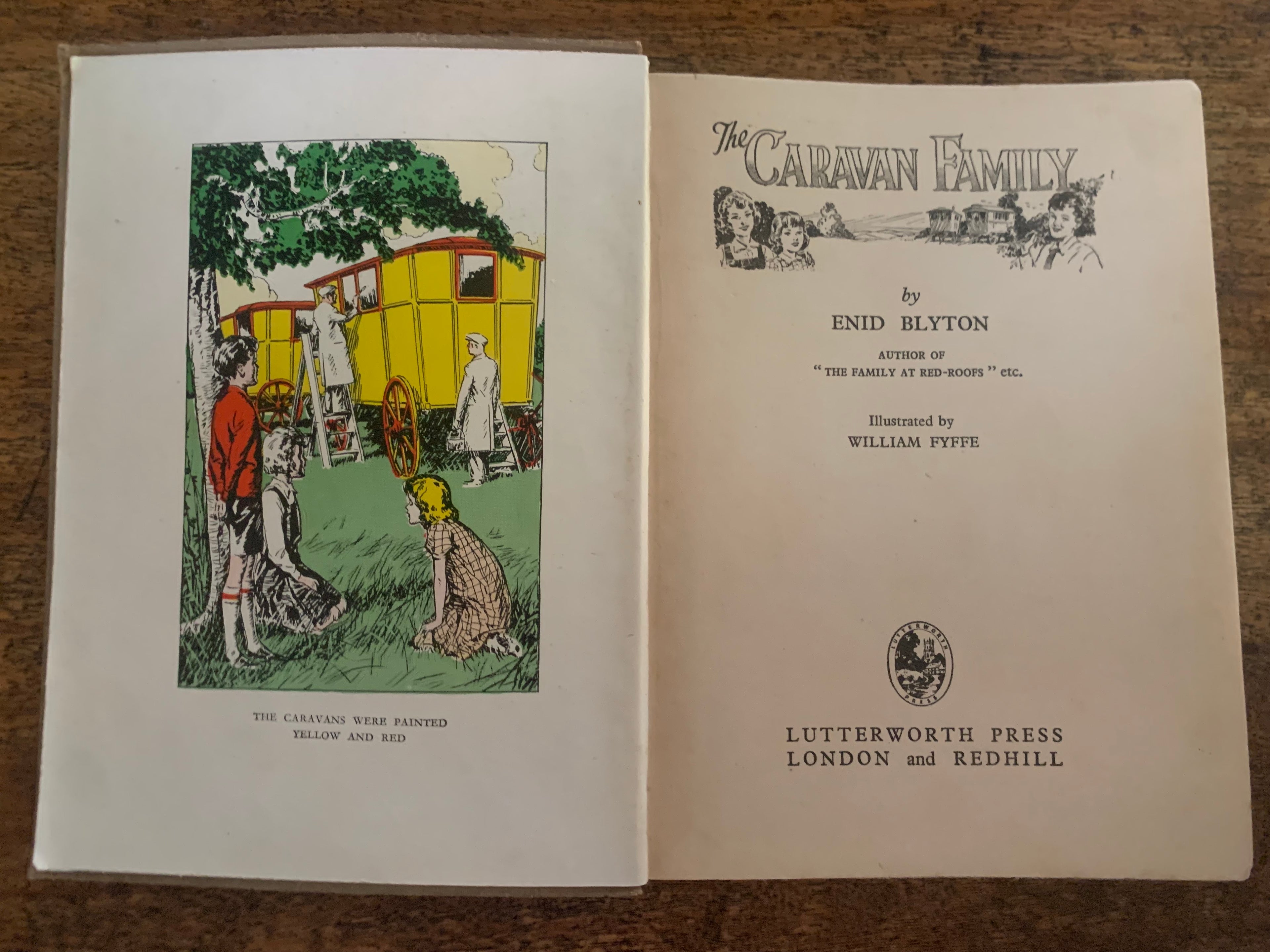 The Caravan Family - Blyton, Enid