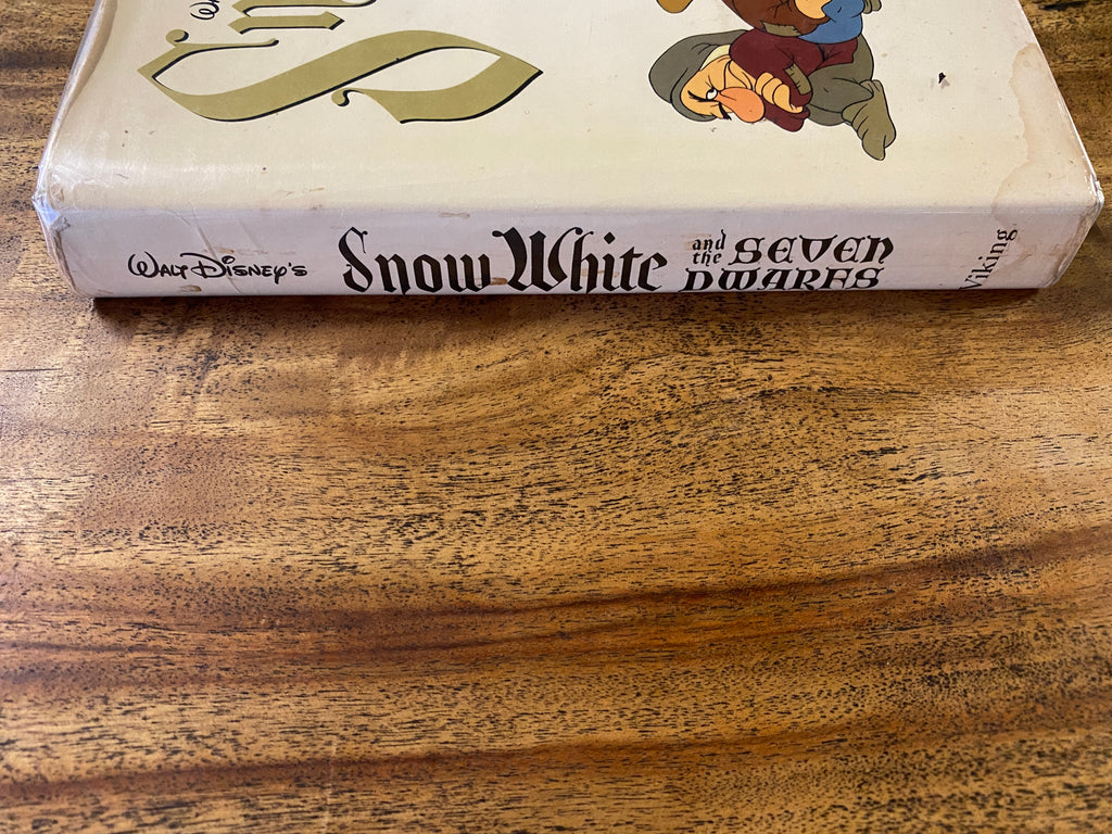 Walt Disneys Snow White and the Seven Dwarves