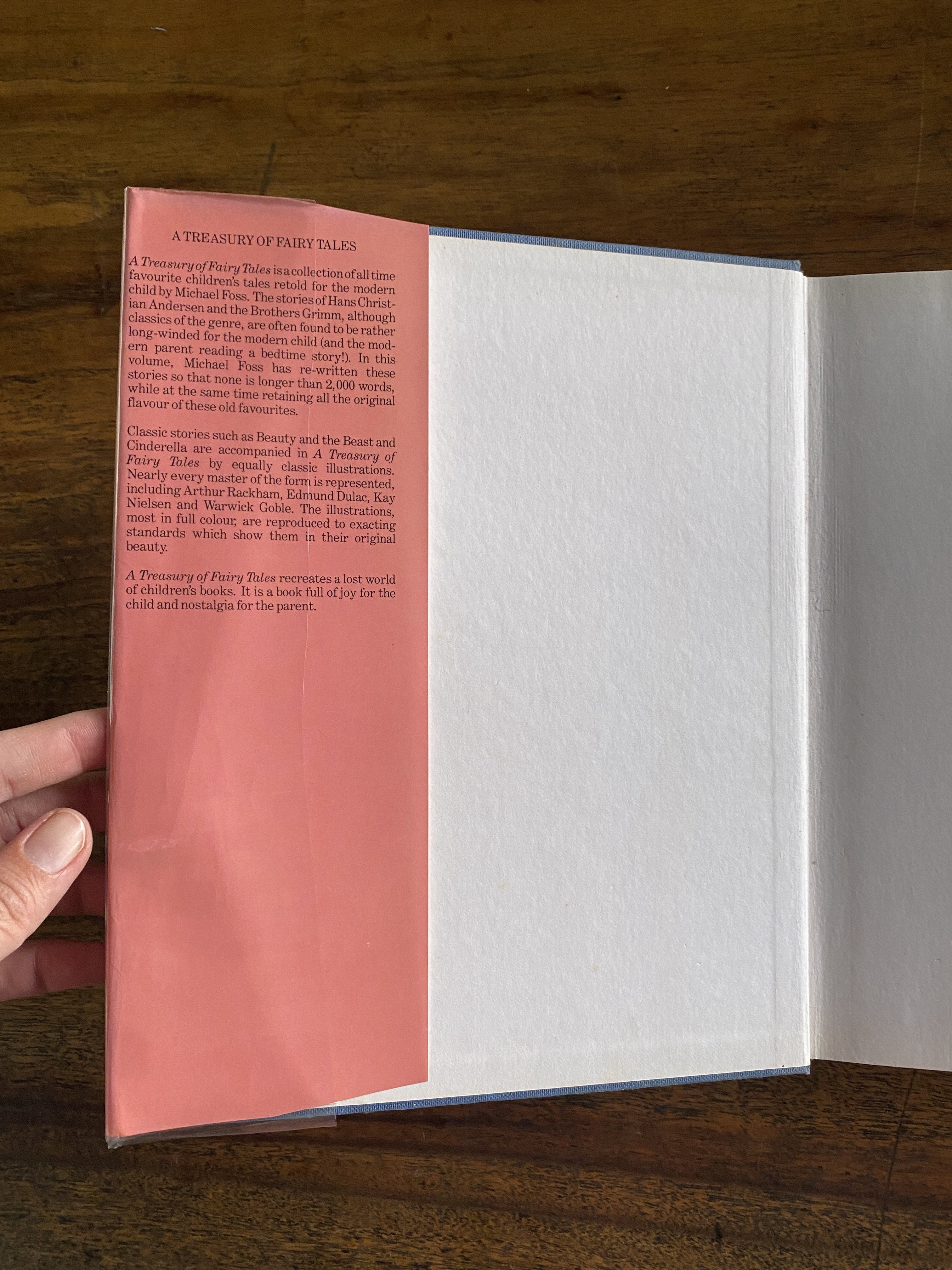 A Treasury of Fairy Tales With Classic Illustrations — Foss, Michael