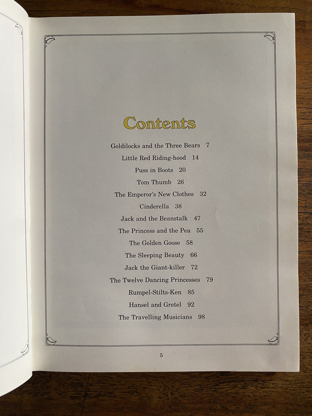A Treasury of Fairy Tales With Classic Illustrations — Foss, Michael
