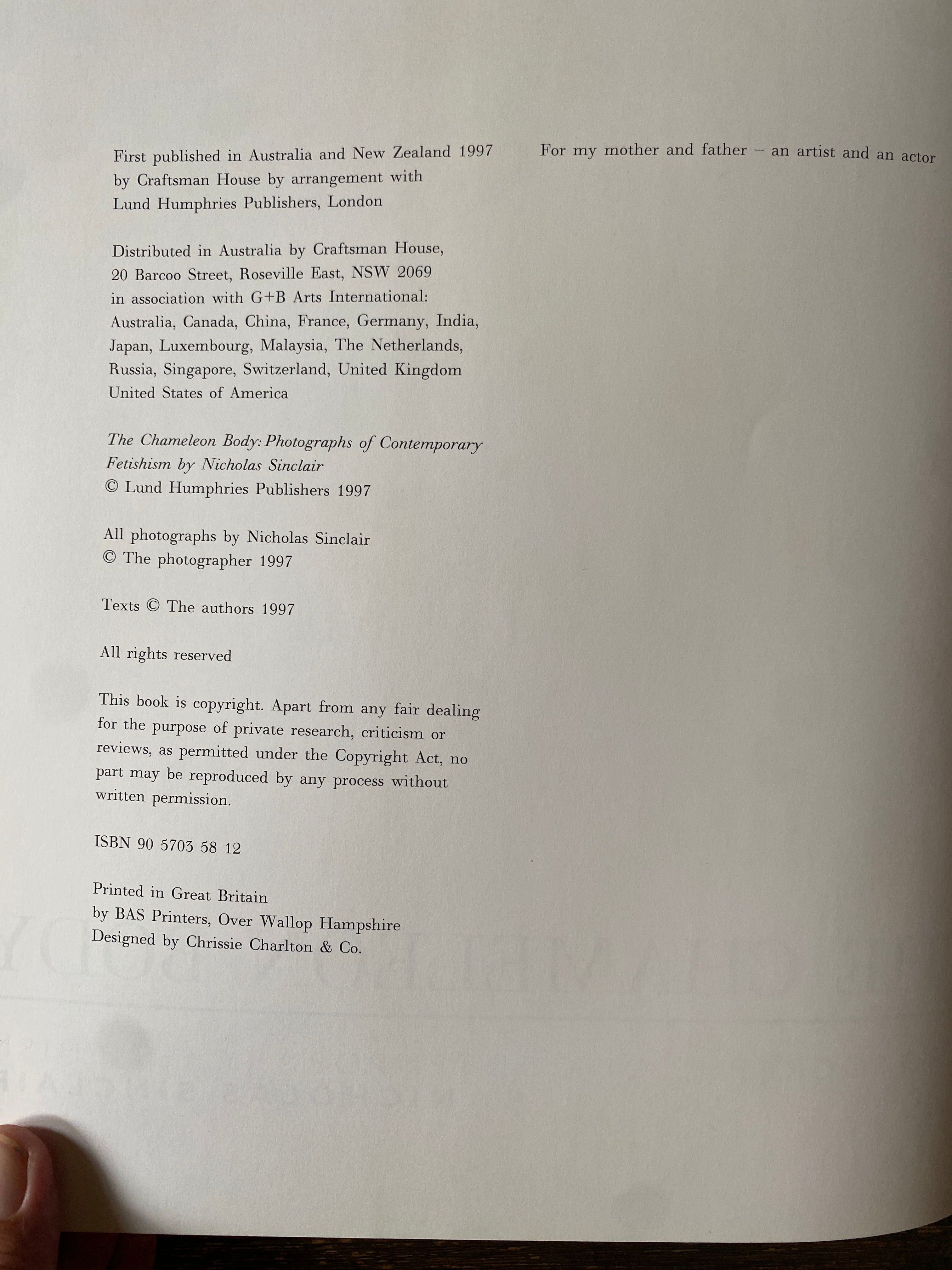 The Chameleon Body - Sinclair, Nicholas