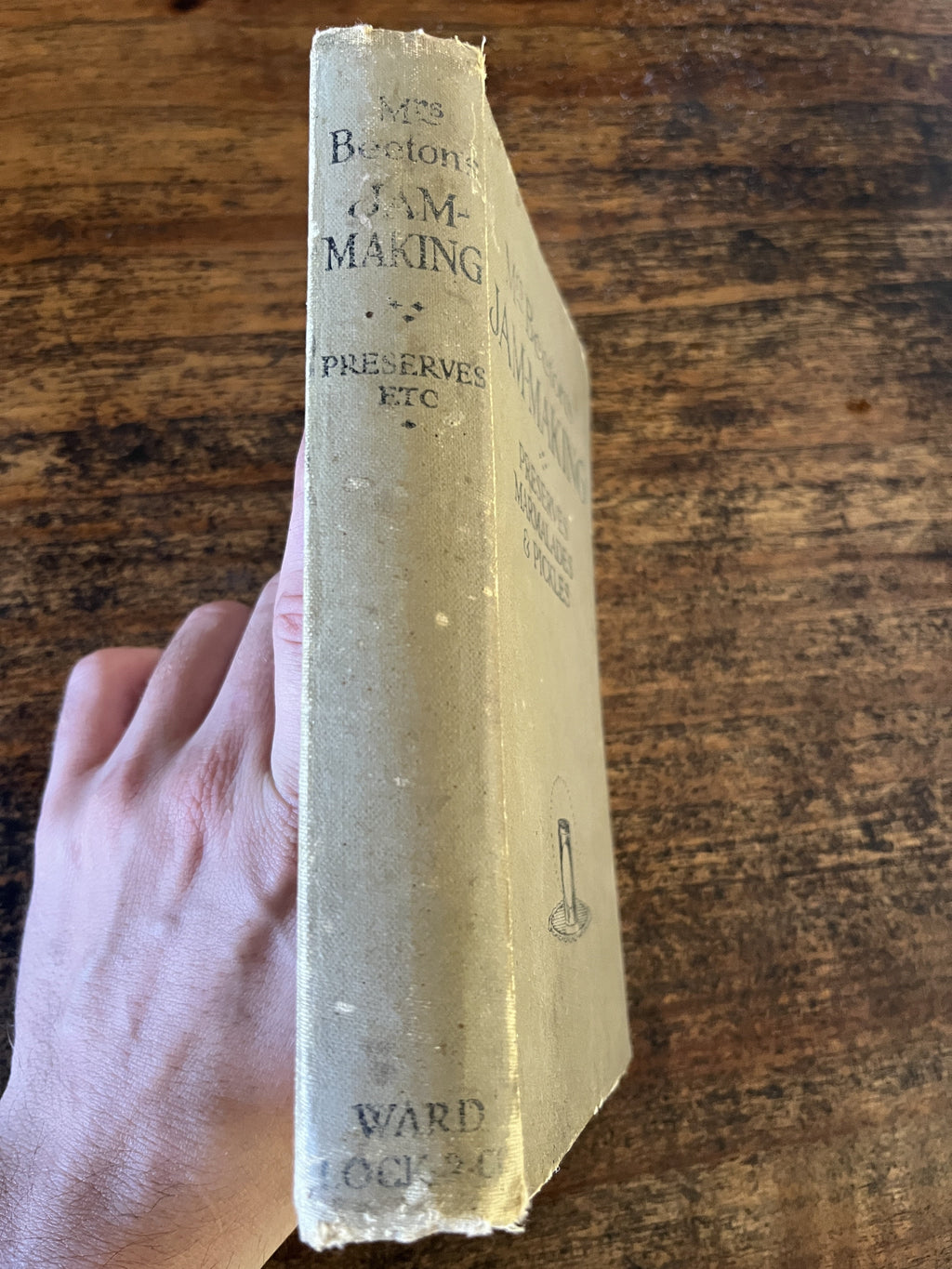 Mrs Beeton's Jam-Making (Ppreserves, Marmalades, Pickles and Home-made Wines) -