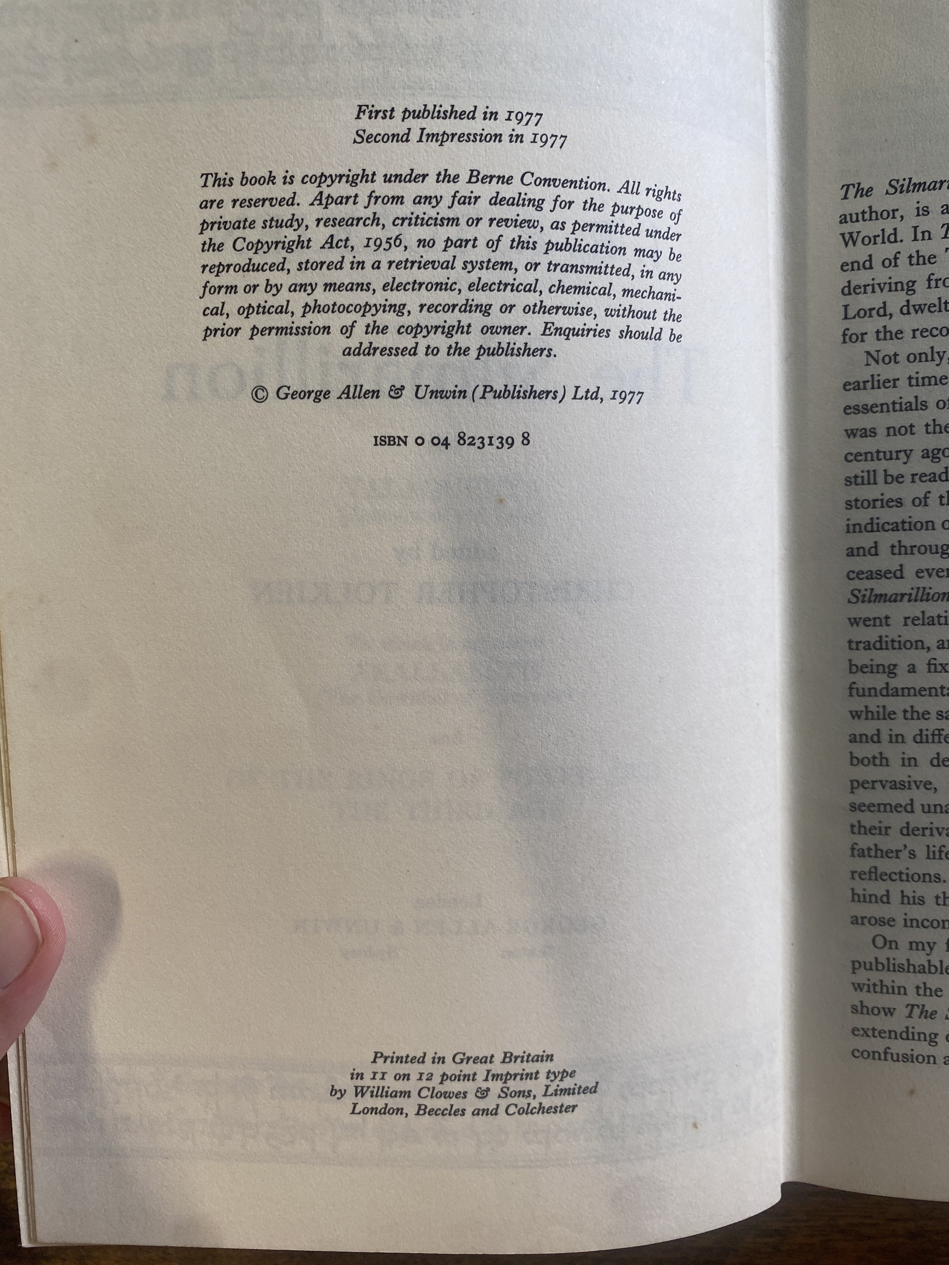 The Silmarillion - Tolkien, J. R. R.