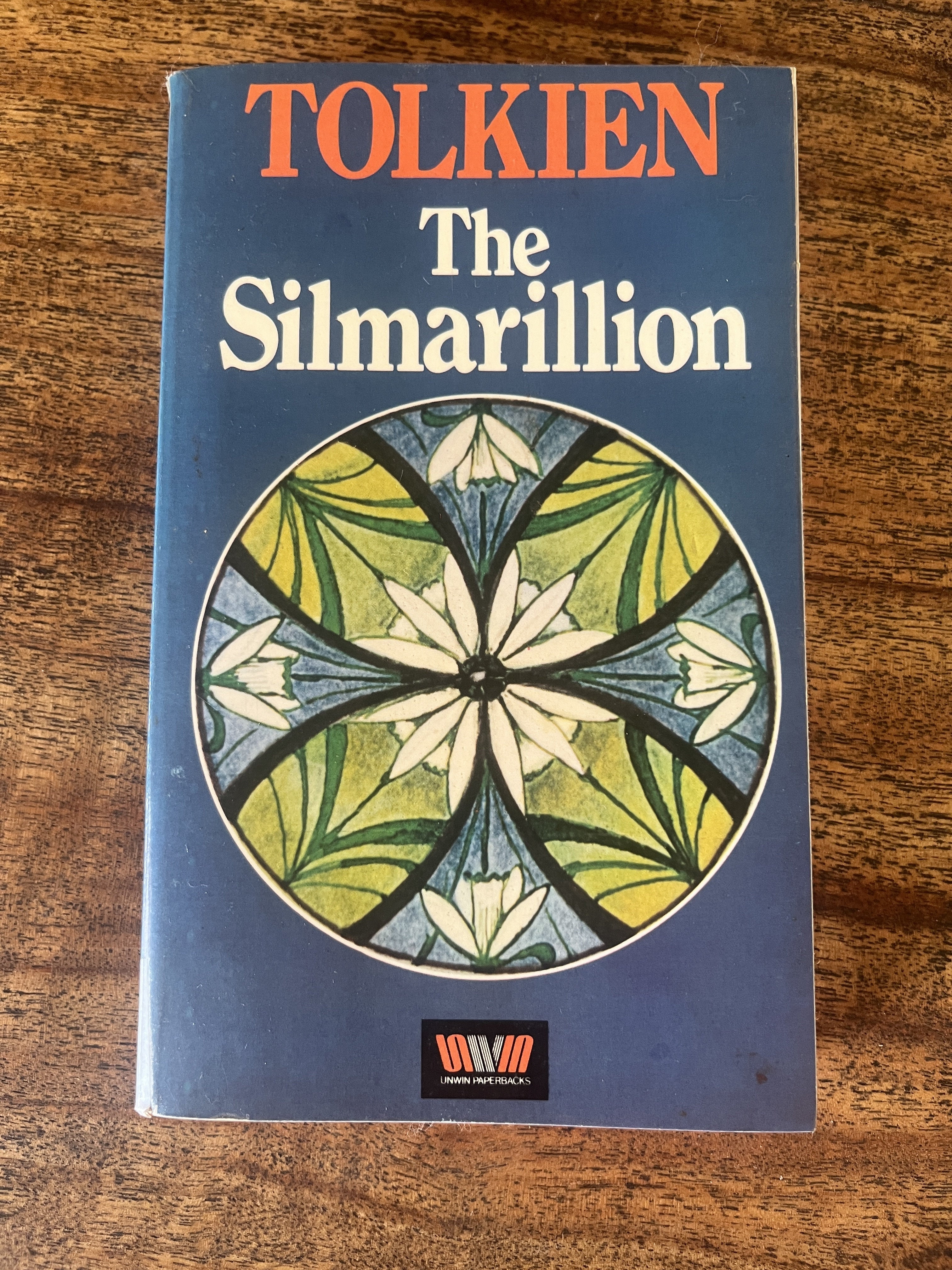 The Silmarillion - Tolkien, J. R. R.