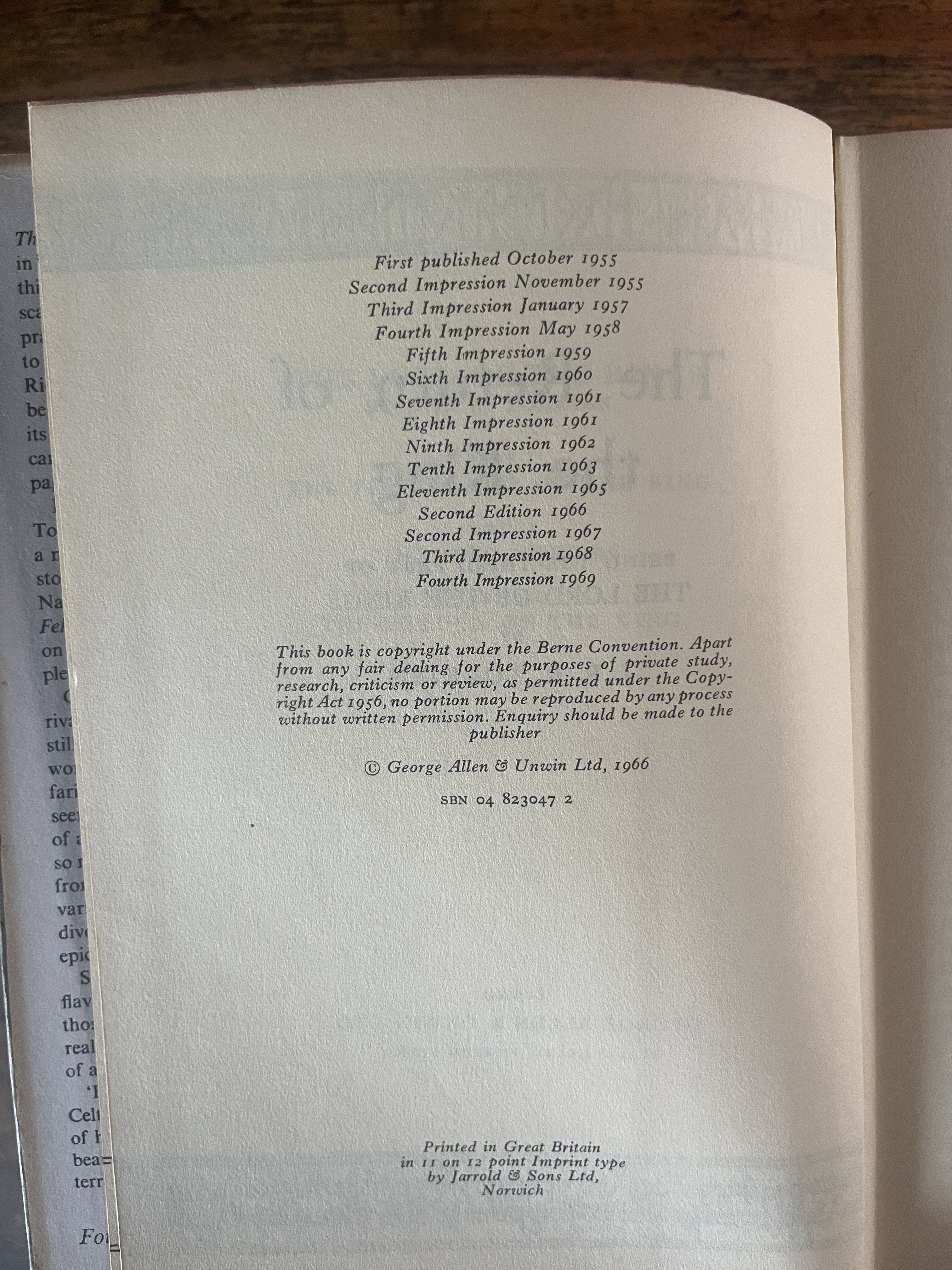 Lord of the Rings Trilogy - Tolkien, J. R. R.