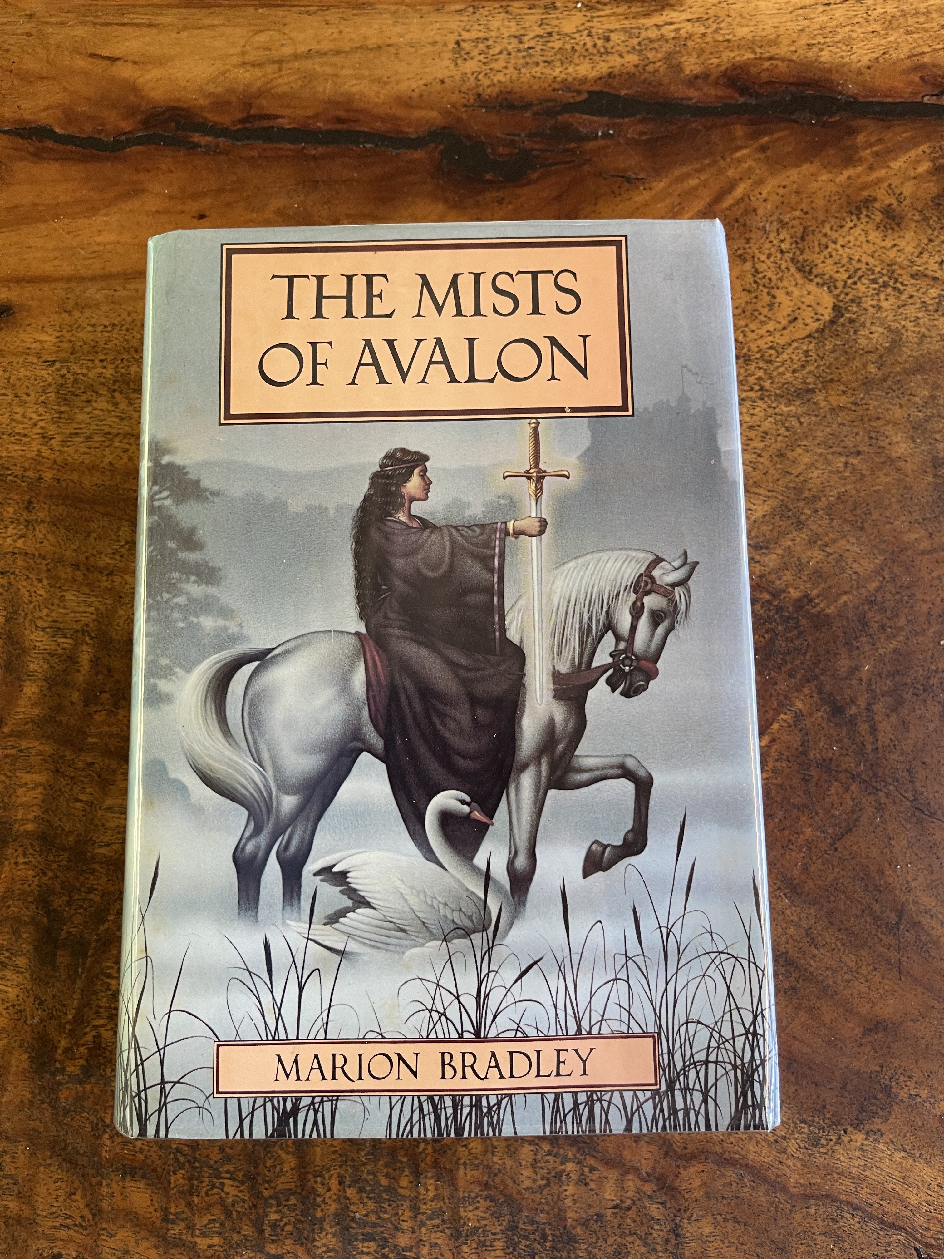 The Mists of Avalon - Bradley, Marion