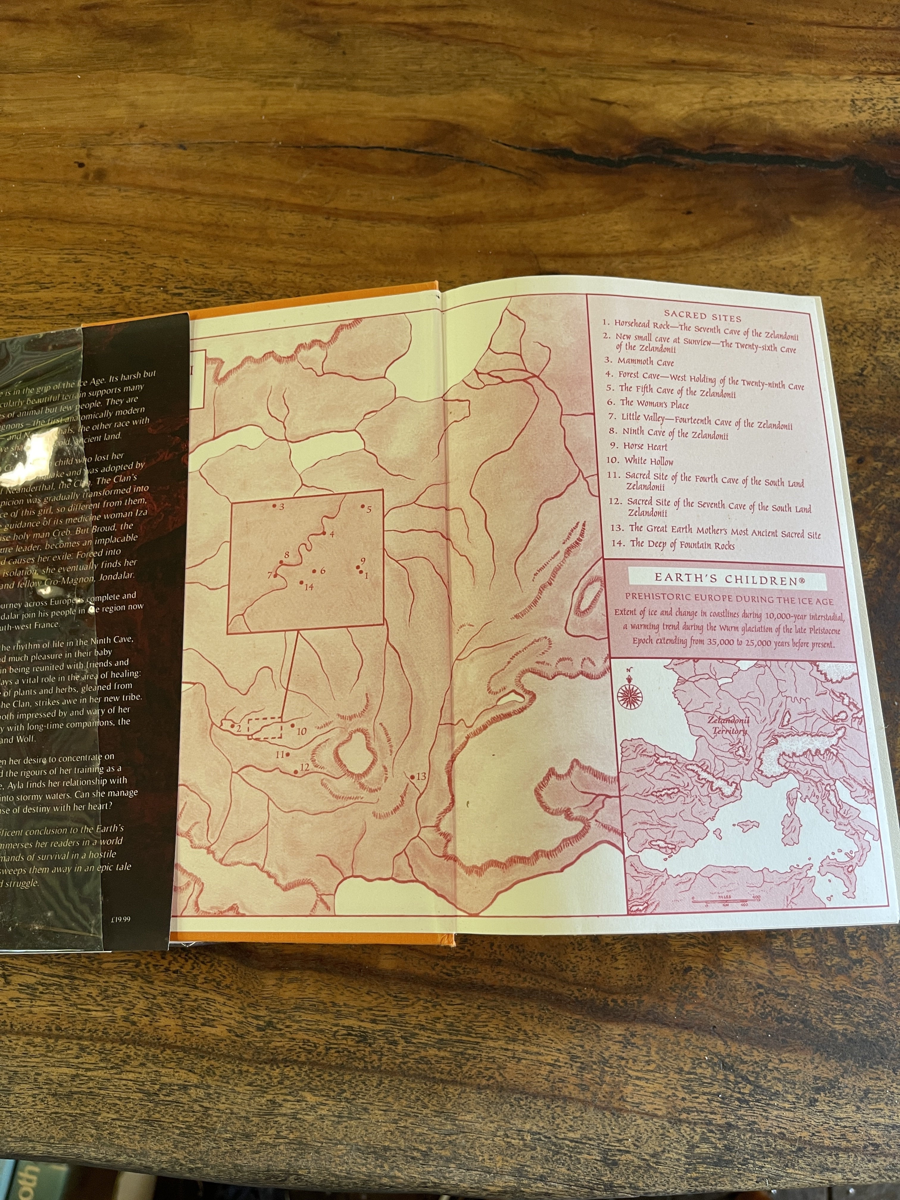 The Land of The Painted Caves - Auel, Jean M.