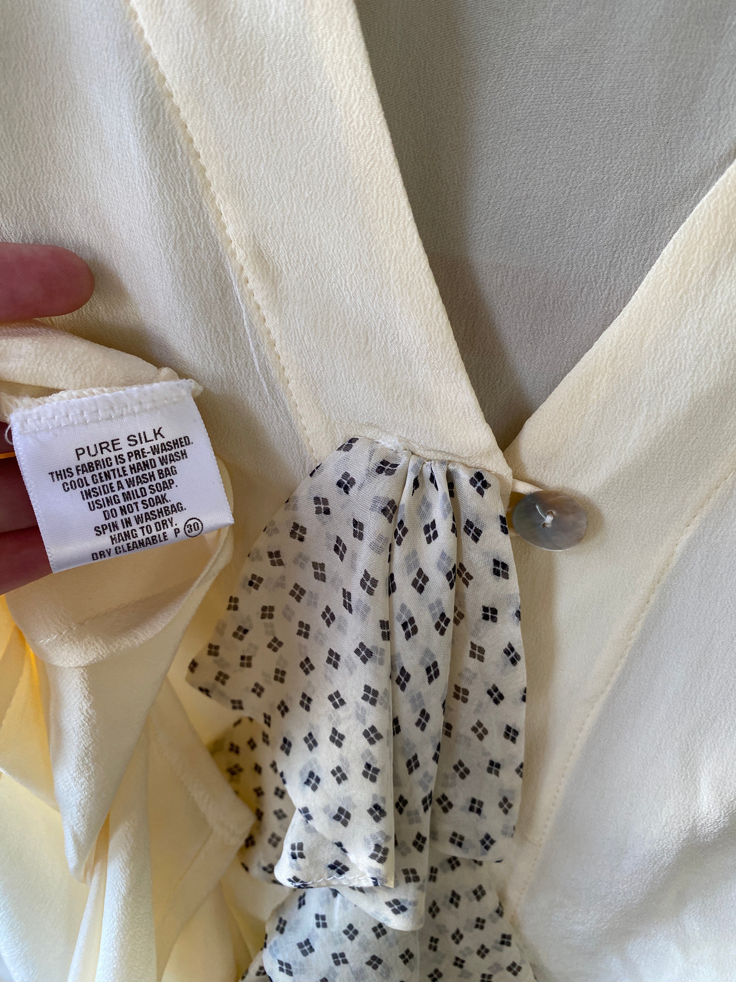 Chercher La Femme Pure Silk Ruffle Blouse – Ivory – Size M