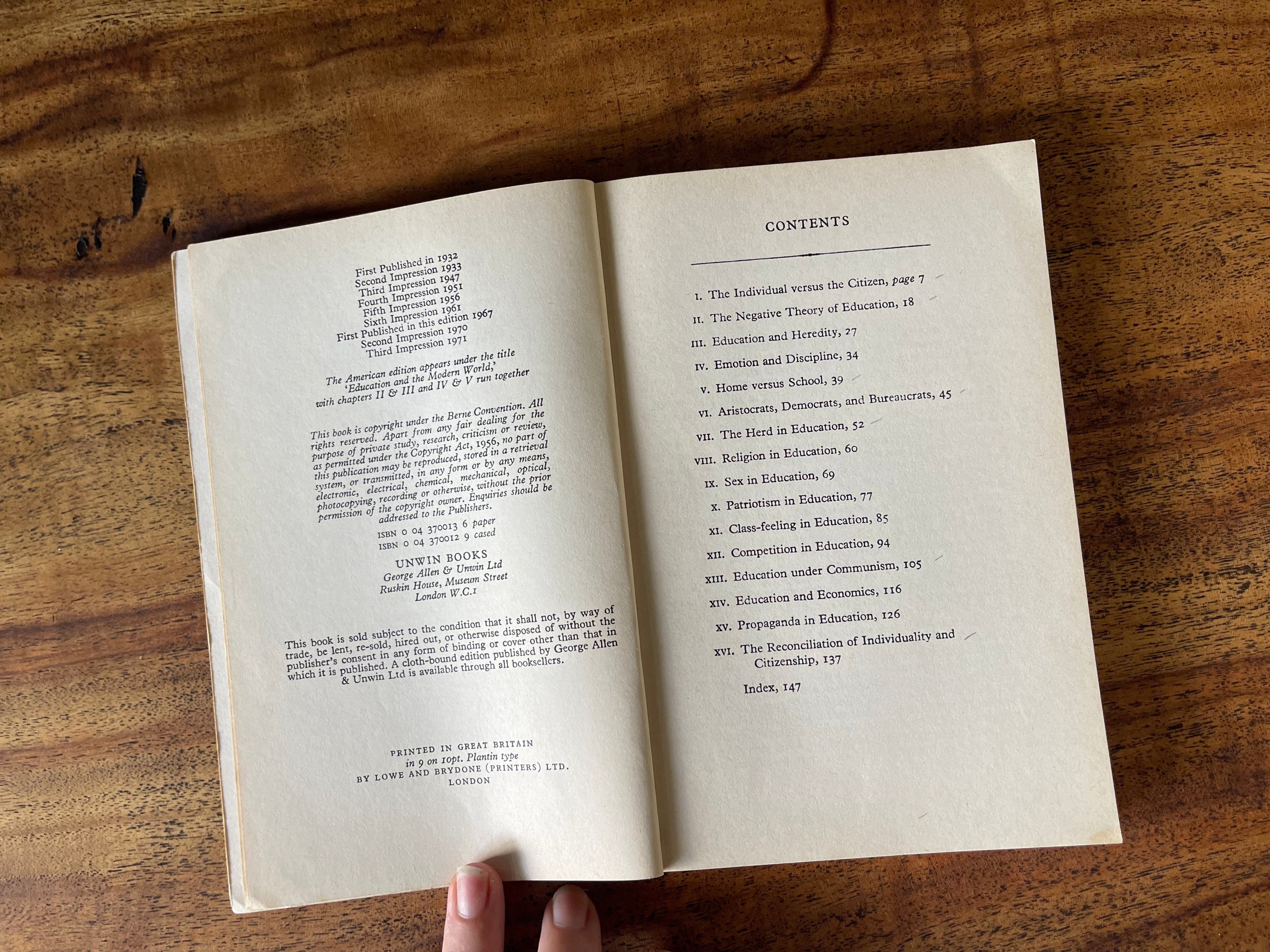 Education and the social order - Russell, Bertrand