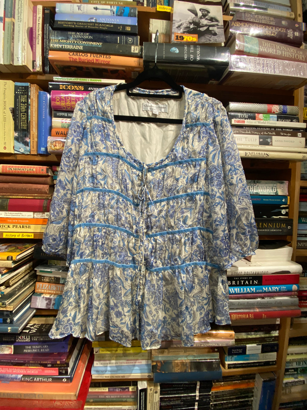 Chercher La Femme Pure Silk Floral Blouse – Blue &amp; Ivory – Size M